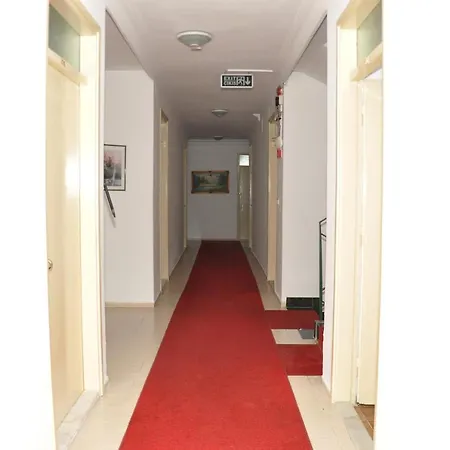Cemre Hotel 2*