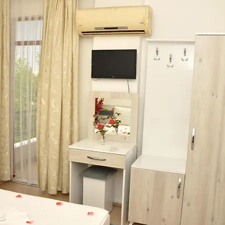 Cemre Hotel 2*