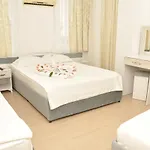 Hotel Cemre 2*