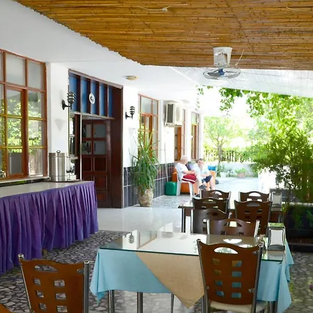 Hotel Cemre 2*